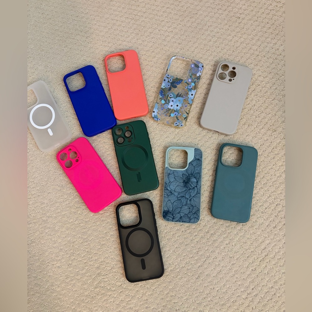 iPhone 15 Pro - assorted cases